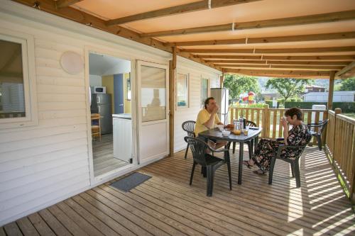 Photo de la galerie de l'établissement Camping du Lac, à Foix