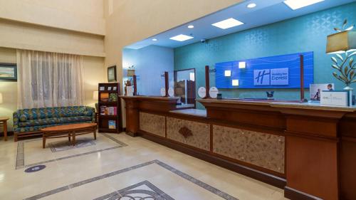 a lobby of a hospital with a waiting room at Holiday Inn Express & Suites Cuernavaca by IHG in Cuernavaca
