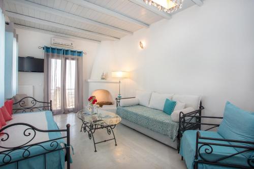 Imagen de la galería de Ιάνθη Ianthi Boutique Guesthouses Skyros, en Skiros