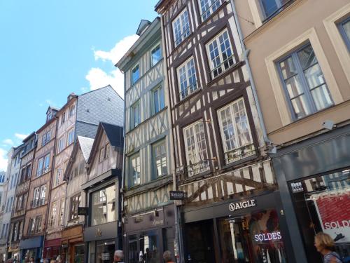 Coeur Rouennais 4P - Centre historique - Rue piétonne - Internet -Wifi