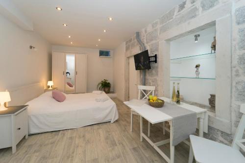 Confluence Apartments