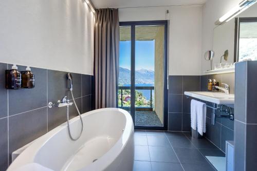 Koupelna v ubytování Parkhotel Brenscino Brissago