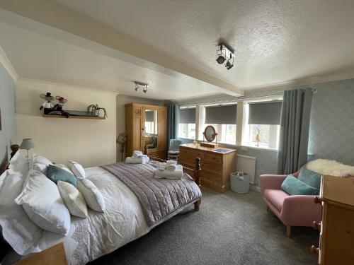 Gallery image of Cute and cosy 2 bed cottage in Honley