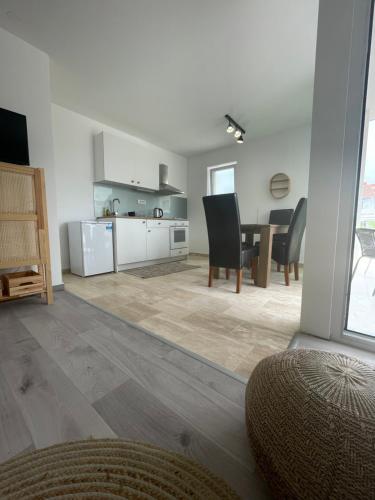 Dapur atau dapur kecil di Vila Regina Apartment Paloma with Swimming Pool
