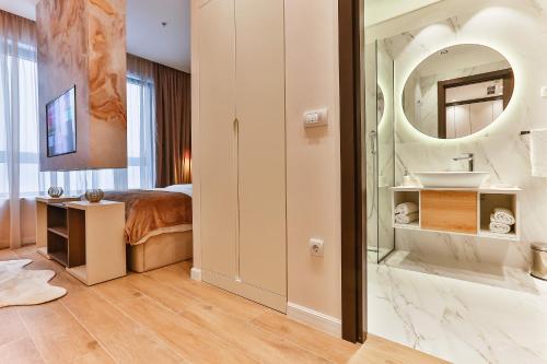 Ванная комната в La Fiaba Rafailovici Apartment