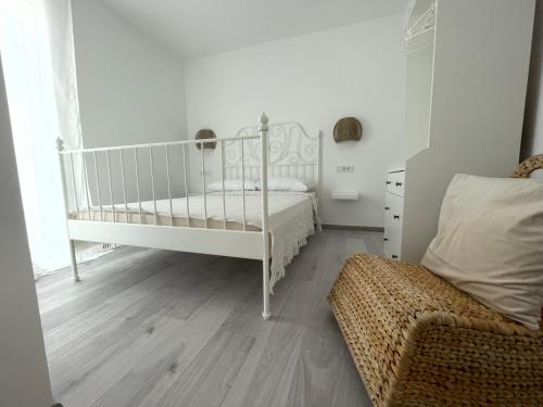 Katil atau katil-katil dalam bilik di Vila Regina Apartment Paloma with Swimming Pool
