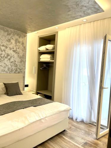 Mangio Dubrovnik Silver