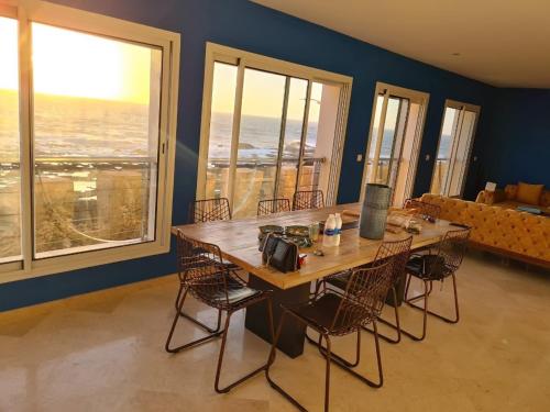 Ruang duduk di La Skala - Apartment with great sea view