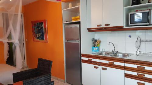 Dapur atau dapur kecil di La Creolina