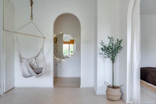 En eller flere senge i et værelse på Excellent downtown location! SELF-SERVICE!