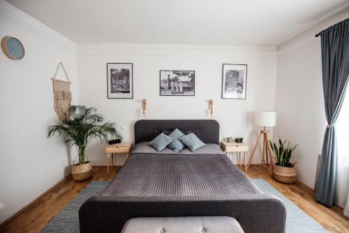 Gallery image of Csendeskert Wellness Apartments - Garden, grill, chill in Balatonalm&aacute;di