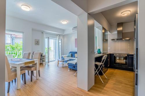Apartments Makarska