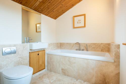 Salle de bains dans l'établissement Clachan Lodge
