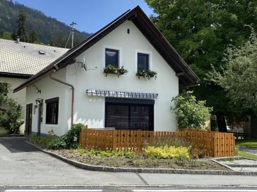 Snug holiday home in Wei briach with terrace