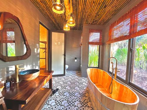 Koupelna v ubytování Mường sang Retreat Mộc Châu