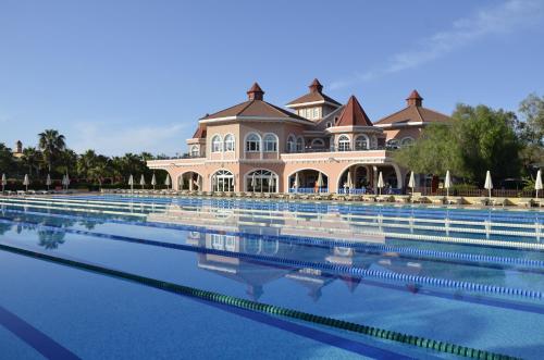 Bazén v ubytování Sirene Belek Hotel nebo v jeho okolí