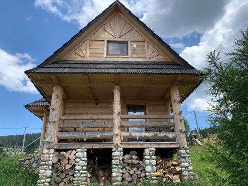 Budova, v ktorej sa horská chata nachádza