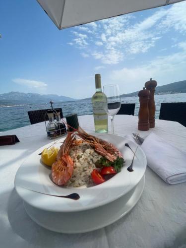 Gallery image of Hotel Azzurro in Herceg-Novi