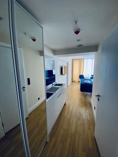 TV a/nebo společenská místnost v ubytování ORBY CITY HOTEL 5*