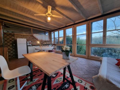 Rustic holiday home in Pontedera with shared pool – Photos 3