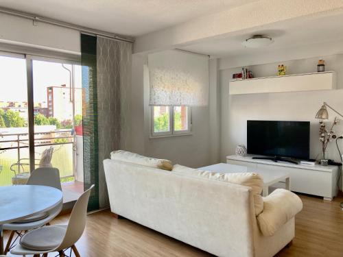 2 baños! Piso grande 100 m2 y Garaje gratis