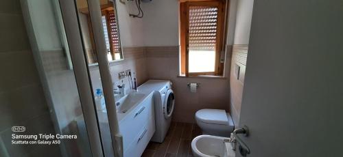 Kamar mandi di Trilocale a Scalea