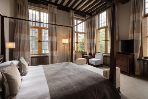 Llit o llits en una habitació de Martin's Klooster