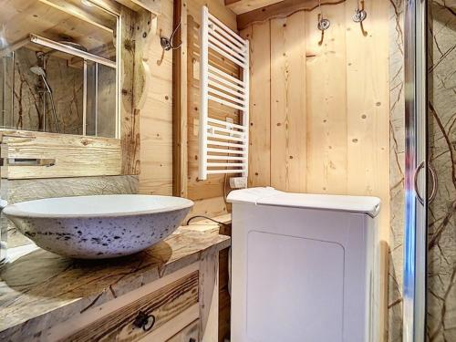 Duplex rénové aux Menuires, ski aux pieds, balcon - FR-1-344-186