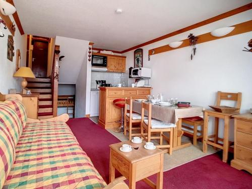 Studio duplex lumineux, départ et retour ski aux pieds, balcon ensoleillé, idéal pour 4 pers. - FR-1-344-257