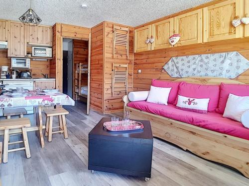 Studio rénové au centre, balcon, près des remontées - FR-1-344-607