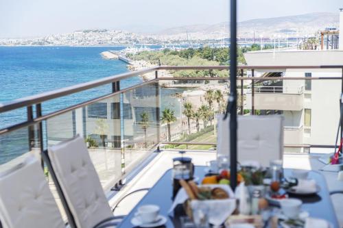 Blue Dreams - Spectacular Sea View Apartment in Athens