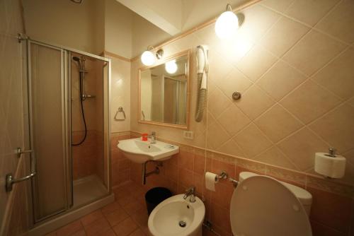 Koupelna v ubytování Hotel Liberty
