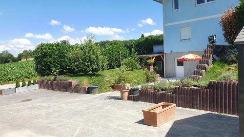 Zahrada ubytování Maison d'hôtes Bleu Cudrefin