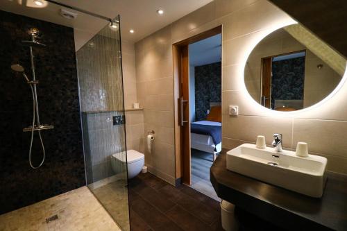 Phòng tắm tại Hostellerie Bellevue