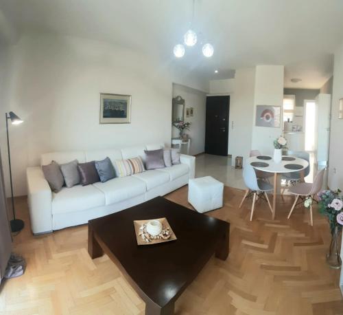 King George Sqr apt