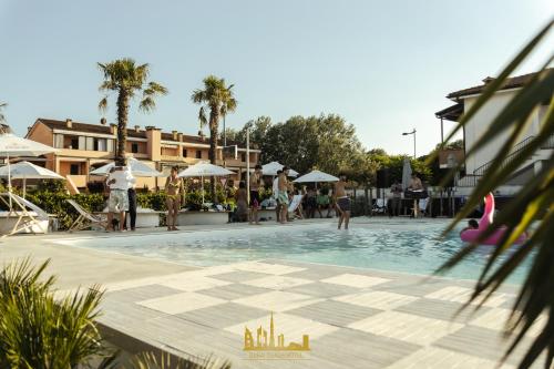 Piscina di DubaiBeachotel o nelle vicinanze