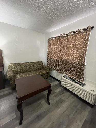 Χώρος καθιστικού στο Four Corners Inn