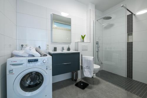 Bilik mandi di MA Premantura Luxury Apartments Ferienwohnung - Premantura Pula Istria