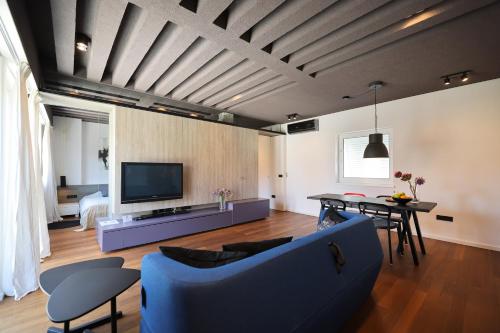 Apartment F