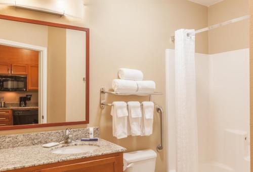 Imagen de la galería de Candlewood Suites Houston I-10 East, an IHG Hotel, en Houston