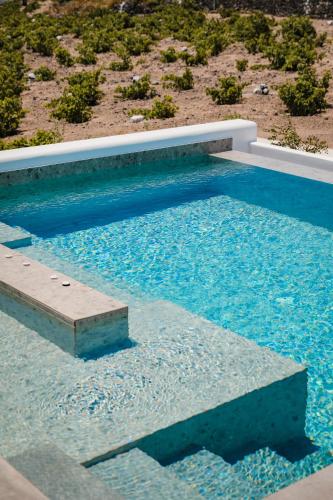 Πισίνα στο ή κοντά στο Vineyard Exclusive Suites