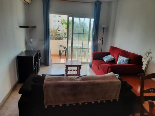 Posezení v ubytování Central 2-Bed Apartment in Estepona Port