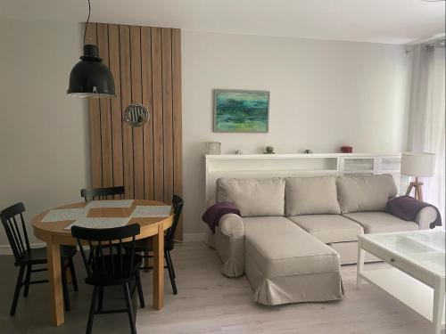 Posedenie v ubytovaní Apartament Ukiel Bałtycka