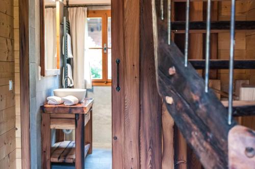 Ένα ή περισσότερα κρεβάτια σε δωμάτιο στο Landgut Moserhof
