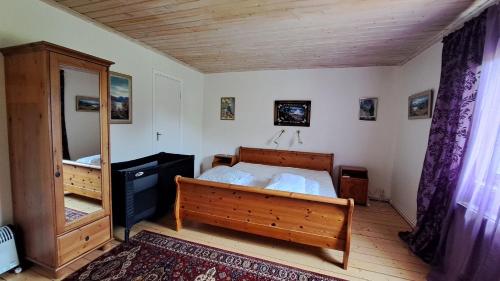 Voodi või voodid majutusasutuse Lilov toas