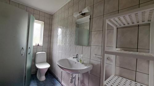 Vonios kambarys apgyvendinimo įstaigoje Lilov