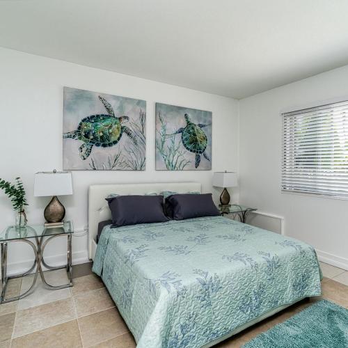 2bd home with private backyard near the beach