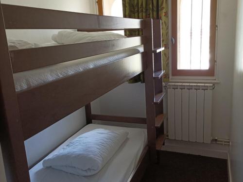 Posteľ alebo postele v izbe v ubytovaní Charmant Duplex au Château des Magnans, Jausiers - 8 pers, 80 m², Balcon, Piscine et Sauna - FR-1-165B-25