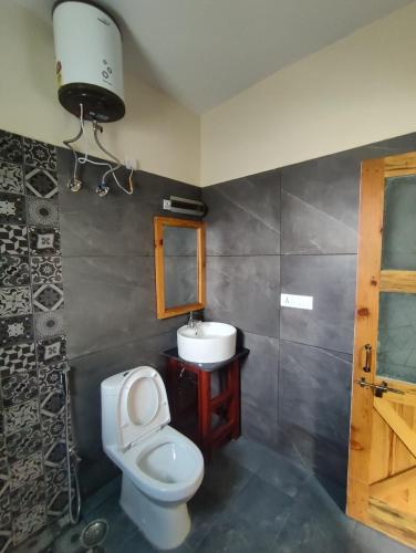 Kainchi Boutique Homestay tesisinde bir banyo