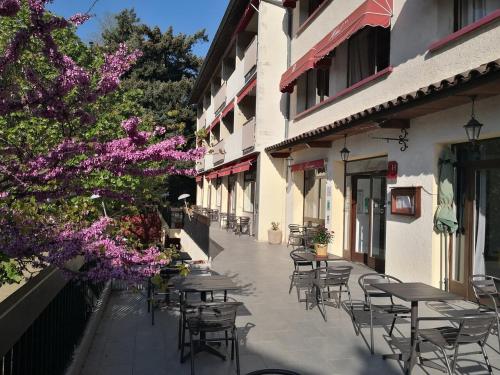 Logis Hôtel-Restaurant Le Tanargue